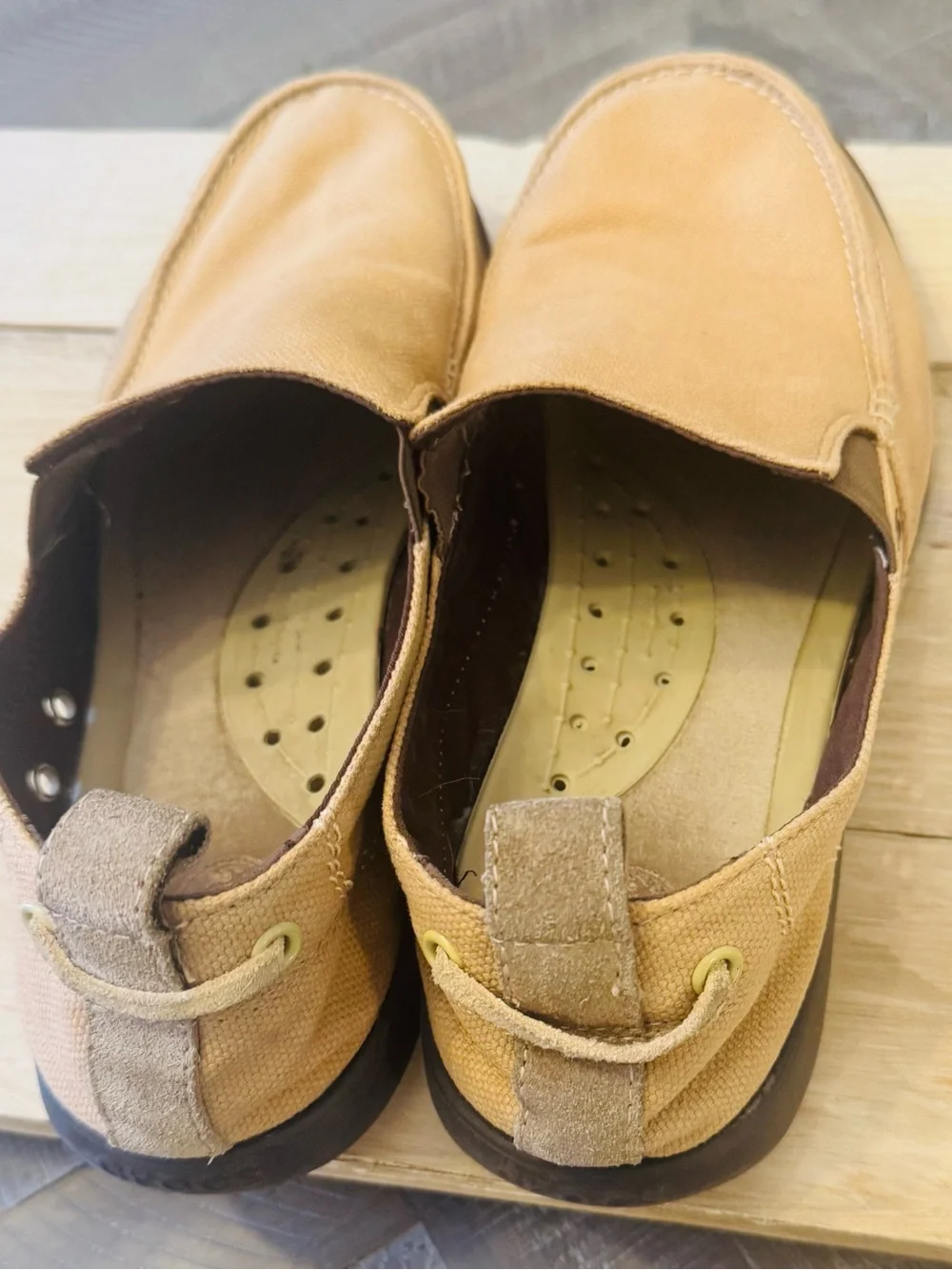 Crocs Canvas Slip On Loafers Khaki Brown Men’s Size 10 Casual Shoes